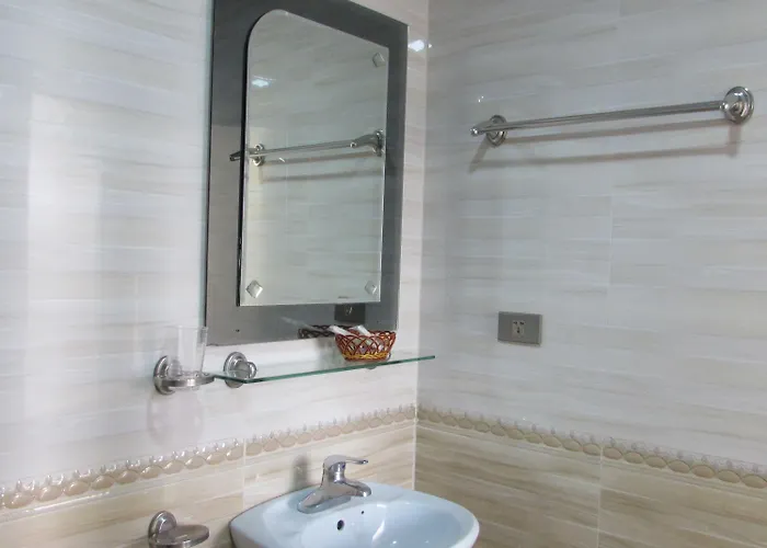 Hotel Viet Nhat - Bai Chay Hạ Long