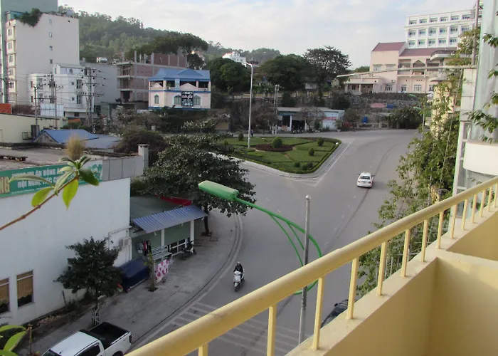 Viet Nhat - Bai Chay 2* Ha Long